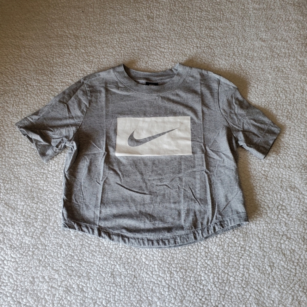 Nike Crop Crew Neck Size Small